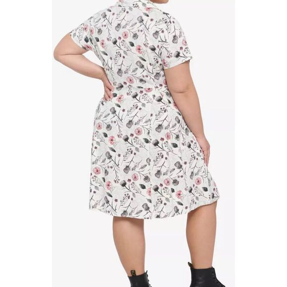NWT Hot Topic Outlander Floral Button-Front Dress size 18/20 - Picture 2 of 13